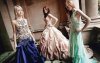 модели показывают свадебные платья на Sydney Bridal Expo