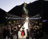 Модный показ Fendi прошел на Великой китайской стене