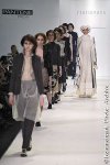 Девушек украсили пейсами. На Васильевском спуске продолжается Russian Fashion Week